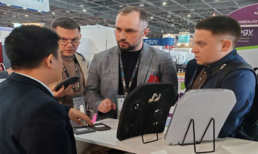 湖南永利集团携最新防弹产品亮相法国欧洲国际防务展